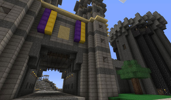 imagen de la entrada a una fortaleza, donde apreciamos el aspecto de las texturas Ovo’s Rustic 1.10 y 1.9.