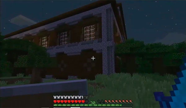 Imagen donde vemos la nueva estrctructura que se añade a Minecraft 1.11, la Woodland Mansion, una mansión abandonada en medio del bosque.